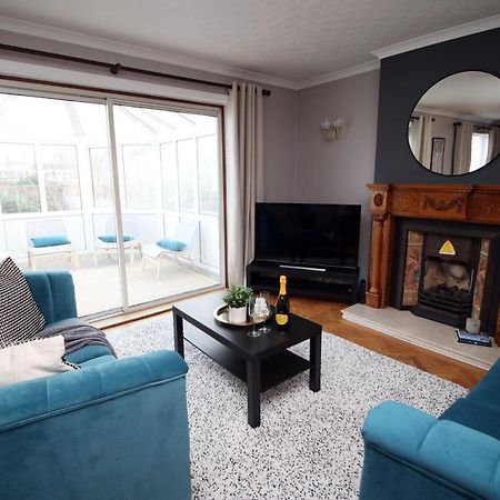 Becky'S Bungalow By Ty Sa -Spacious 4 Bed Bungalow Cardiff Eksteriør billede