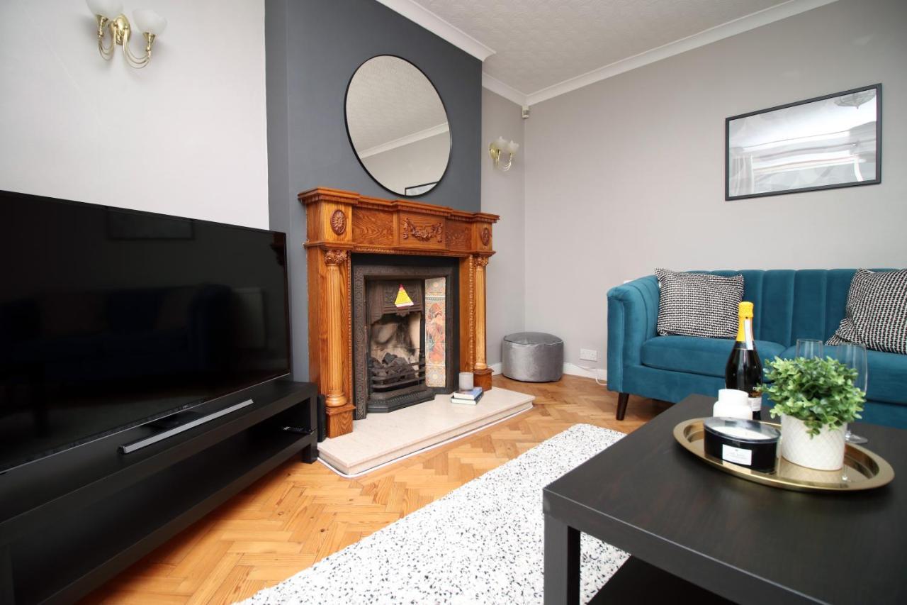 Becky'S Bungalow By Ty Sa -Spacious 4 Bed Bungalow Cardiff Eksteriør billede