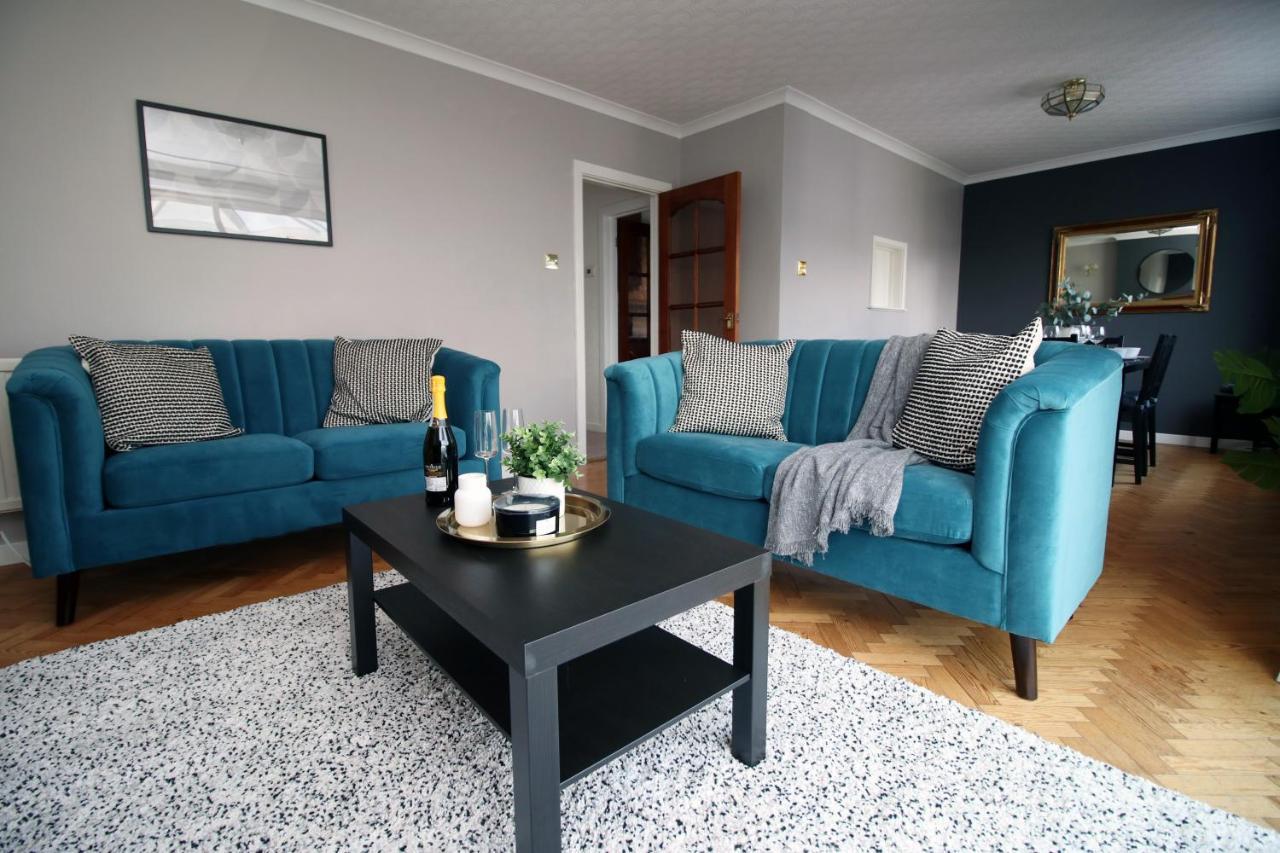 Becky'S Bungalow By Ty Sa -Spacious 4 Bed Bungalow Cardiff Eksteriør billede