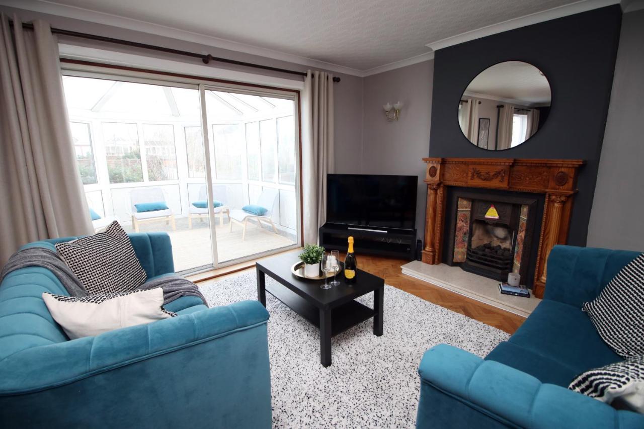 Becky'S Bungalow By Ty Sa -Spacious 4 Bed Bungalow Cardiff Eksteriør billede